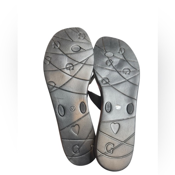 GUESS Black Jelly Bow Flip Flops Sandals with Rhinestone Detail Size 41 (US 10) - Picture 3 of 4